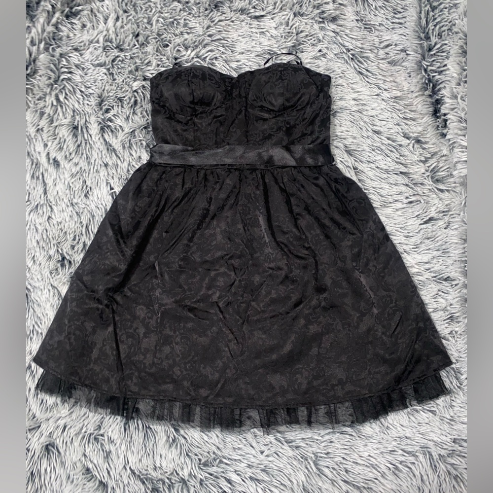 Finesse Black Floral Patterned Strapless Dress